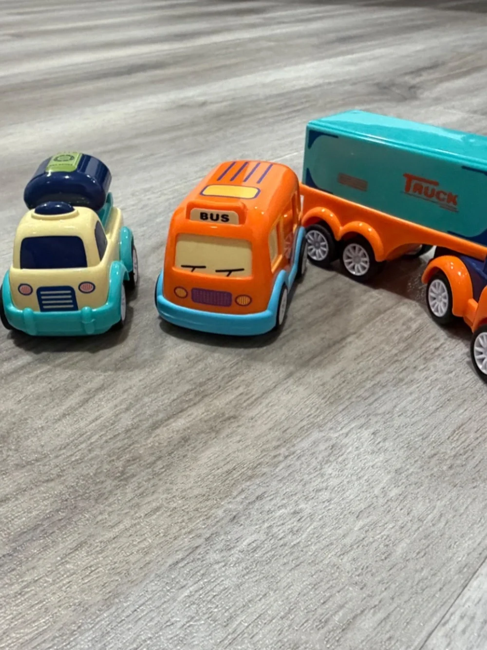Forty4 Pull Back Toy Cars Trucks Bus Mixer Semi Lot of 4